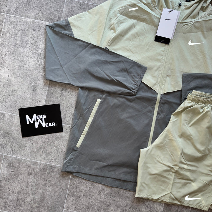 Nike uv windbreaker x challenger set - olive aura