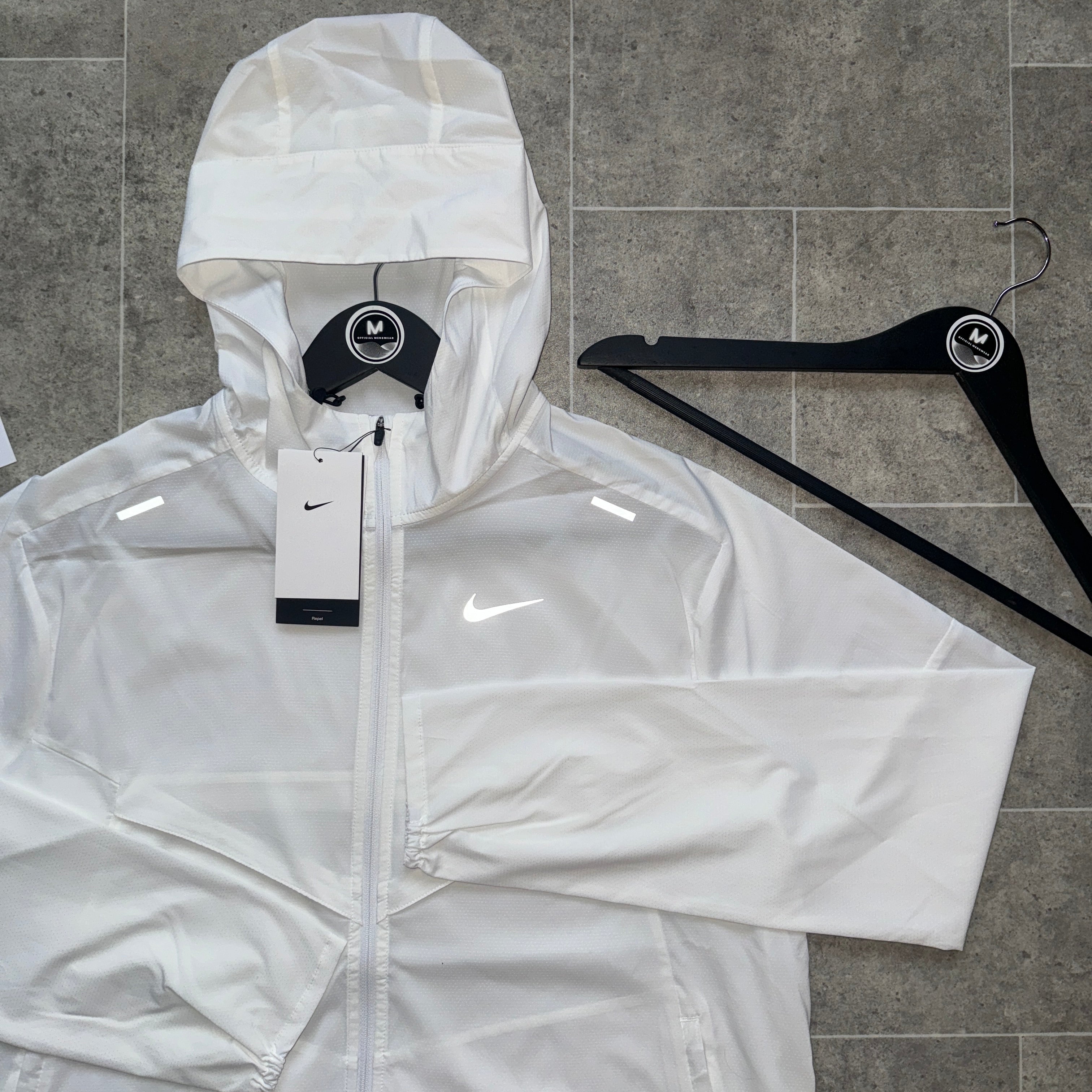 white nike sb windbreaker