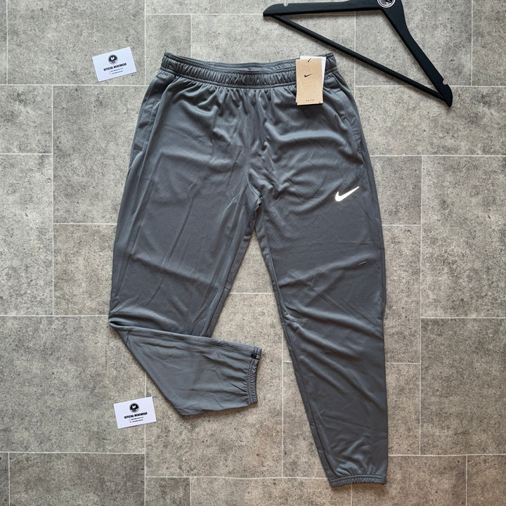 NIKE THERMA-FIT CHALLENGER PANTS - GREY