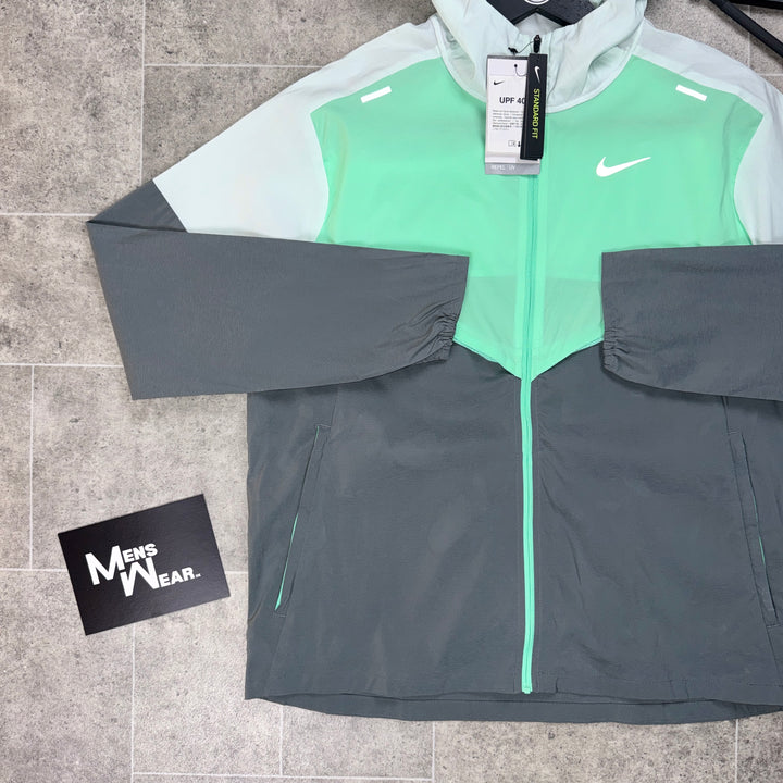 Nike UV windbreaker - mint/white