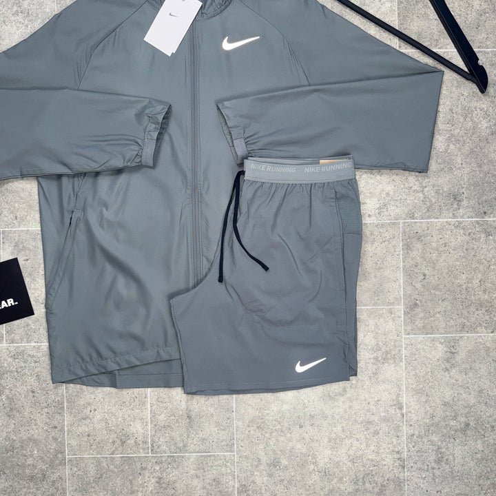Nike Essentials Windbreaker x Flex Set - Stone Grey