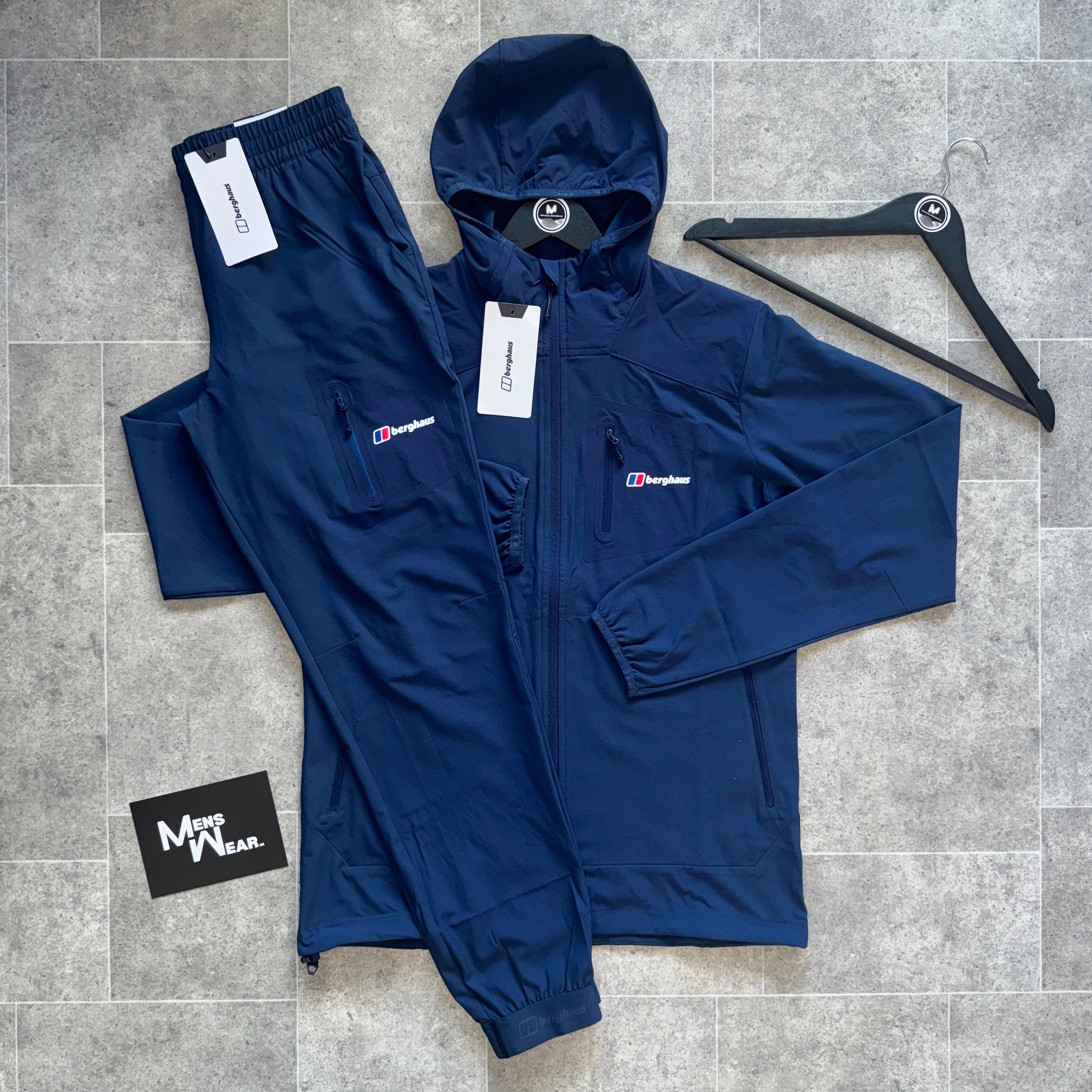 【XL】made in UK berghaus mountain parker Men's Logo Hoody Black | Berghaus