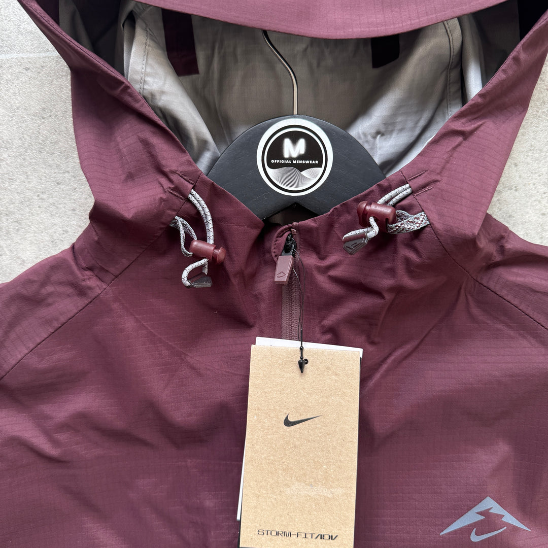 Nike ‘cosmic peaks’ storm fit ADV waterproof jacket set