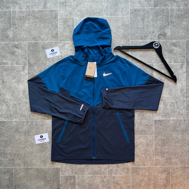 NIKE UV REPEL WINDRUNNER - UNIVERSAL BLUE