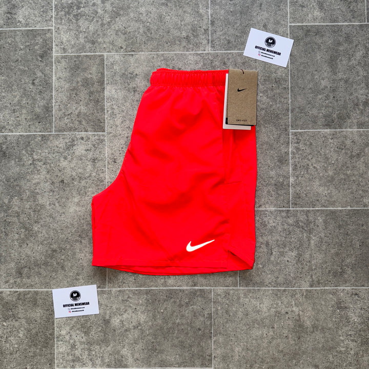 NIKE CHALLENGER SHORTS - CRIMSON RED