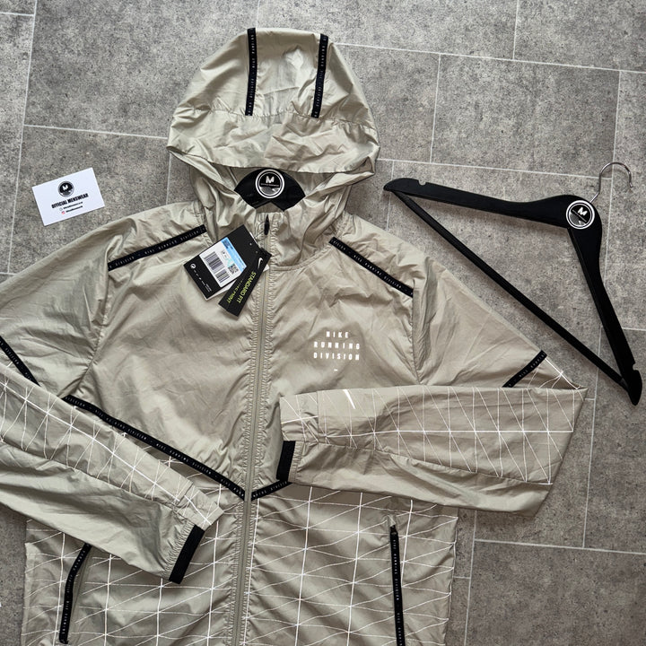 NIKE RUNNING DIVISION WINDBREAKER - SAND