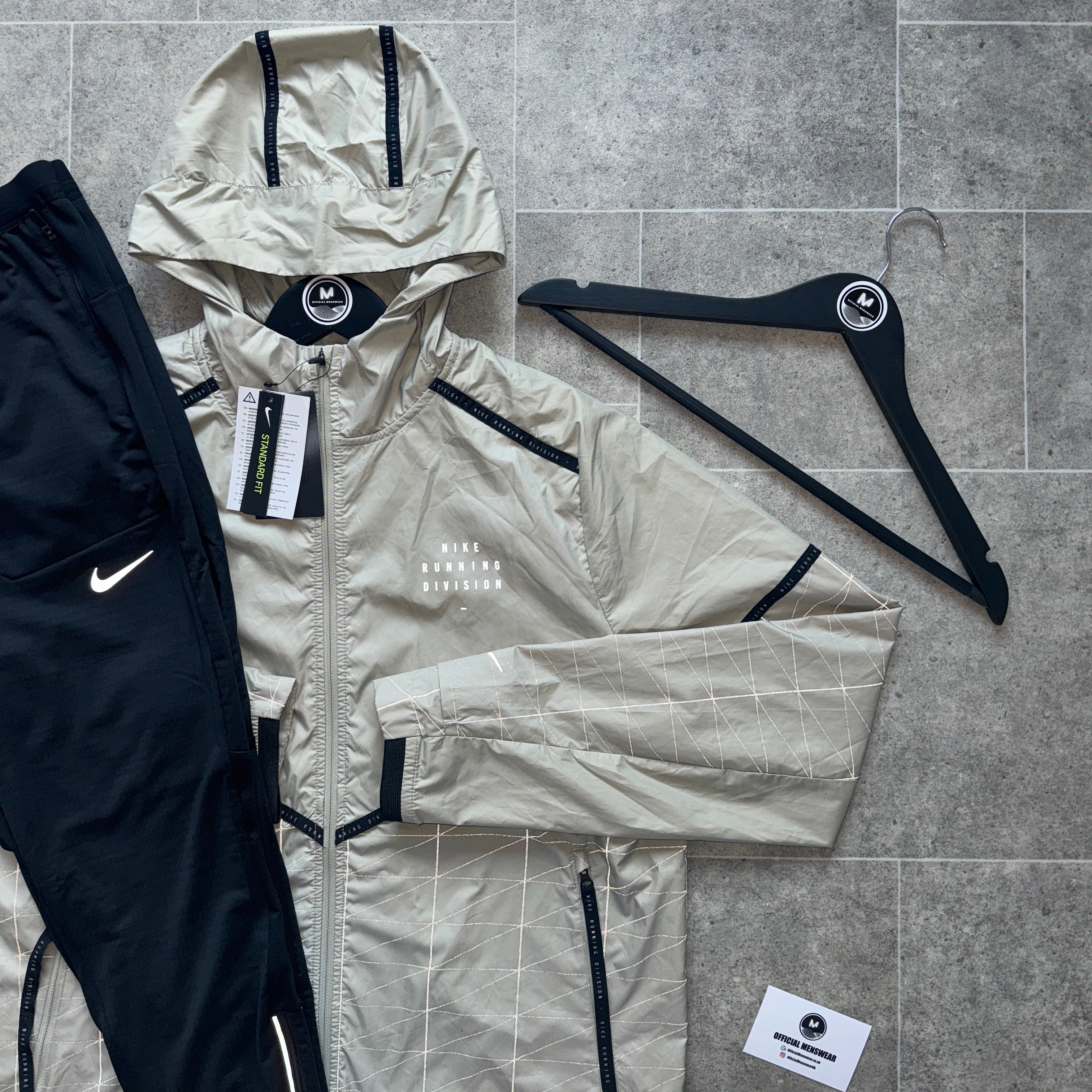 Nike Running Division セット NIKE RUNNING DIVISION x PHENOM SET - SAND/BLACK – Official Menswear UK