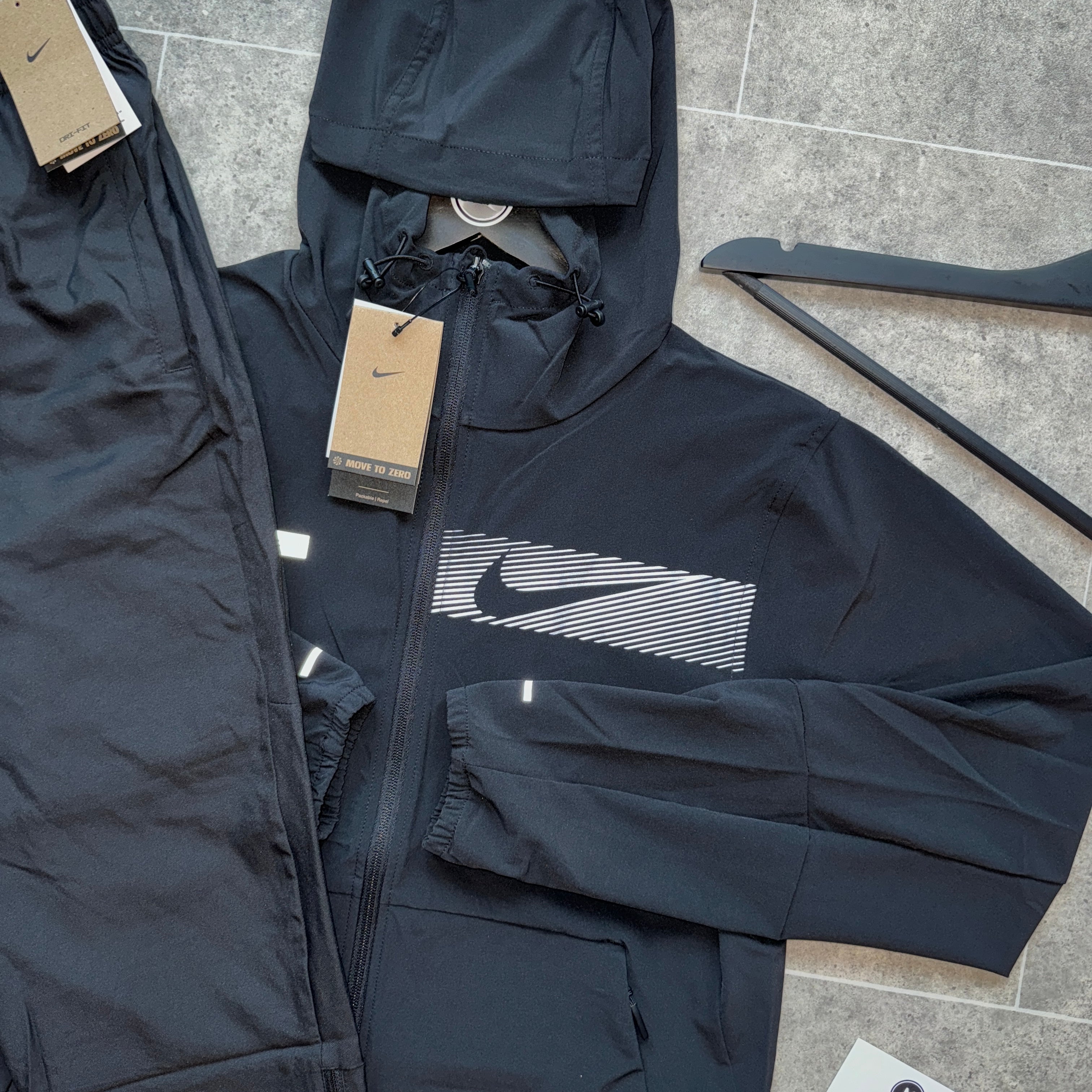NIKE RUNNING DIVISION FLASH SET - BLACK – Official Menswear UK
