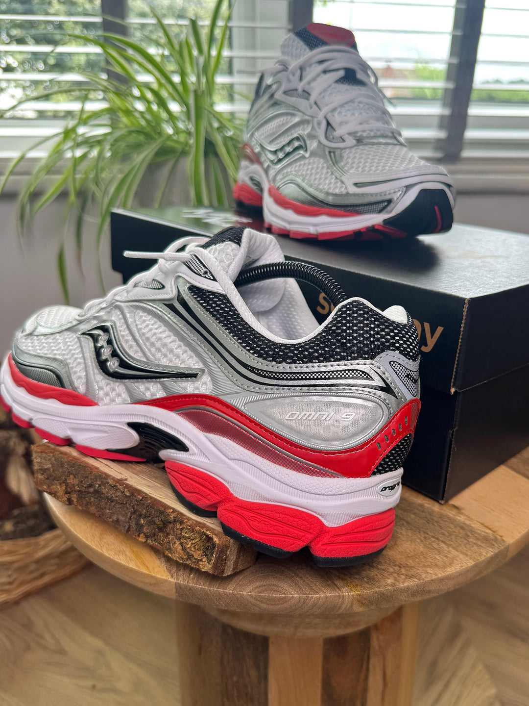 Saucony Progrid Omni 9 - Crimson/White