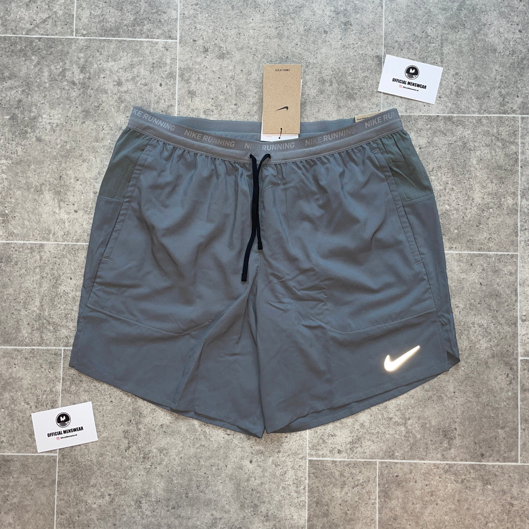 NIKE FLEX STRIDES - GREY